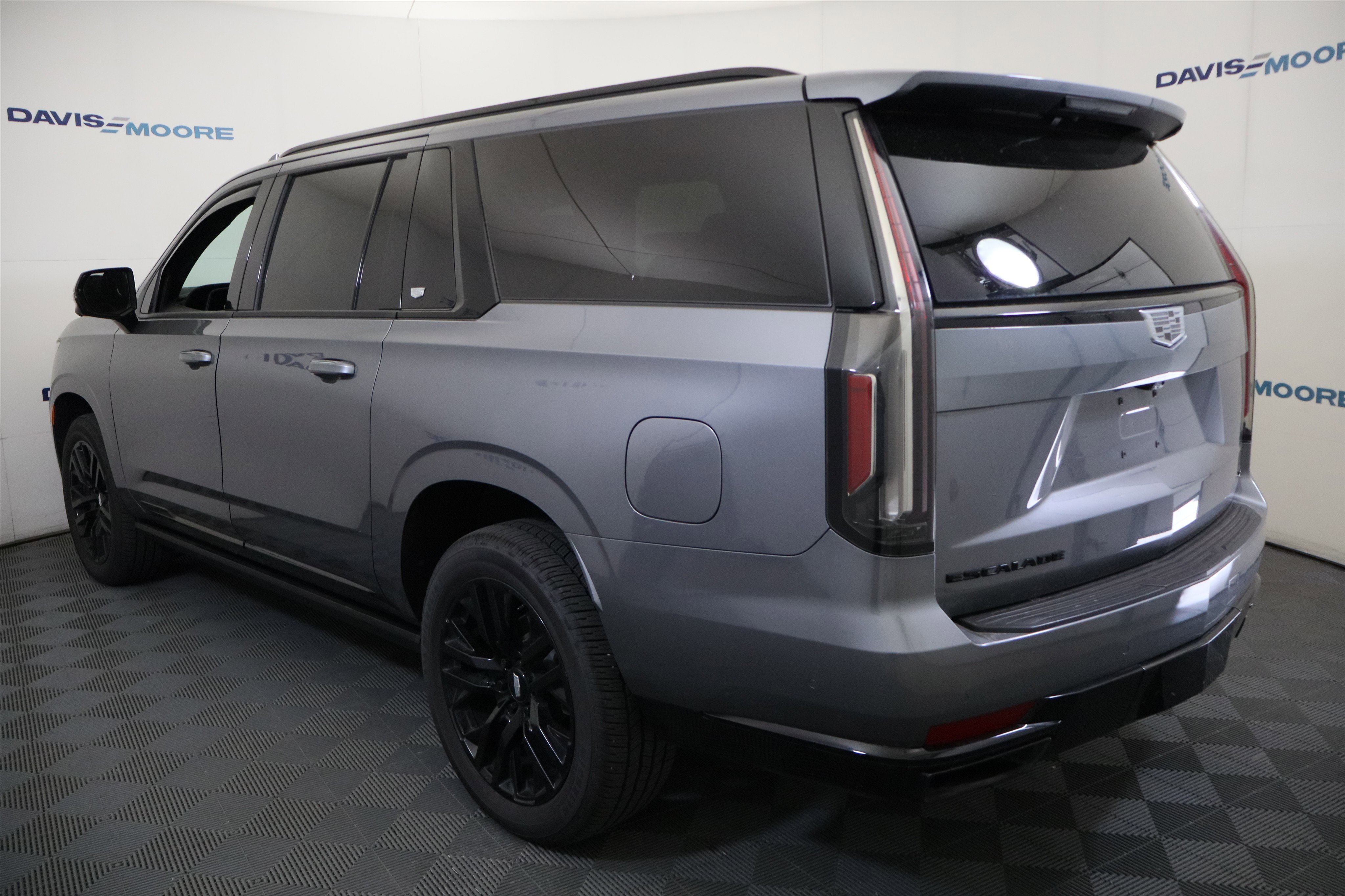 Used 2021 Cadillac Escalade ESV Sport w/ Driver Assist Tech Package AWD/4WD image 10