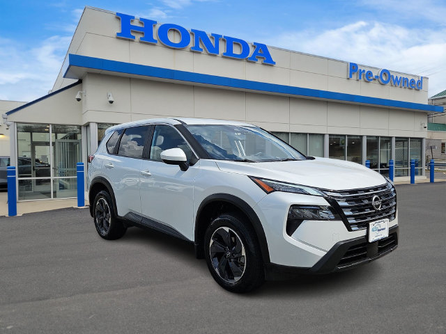 Used 2025 Nissan Rogue SV AWD/4WD image 3