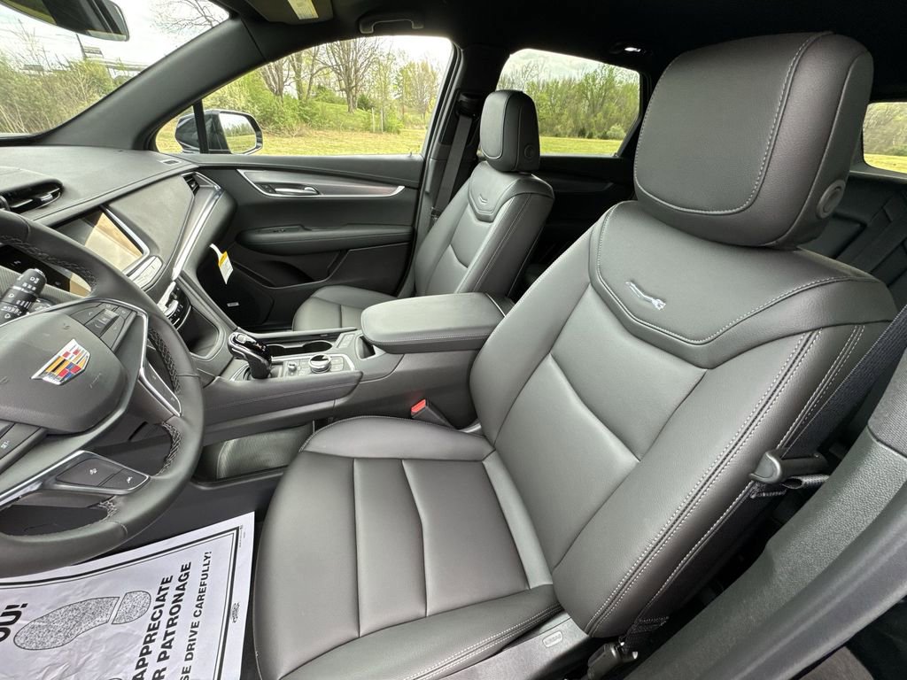 New 2026 Cadillac XT5 Luxury image 11
