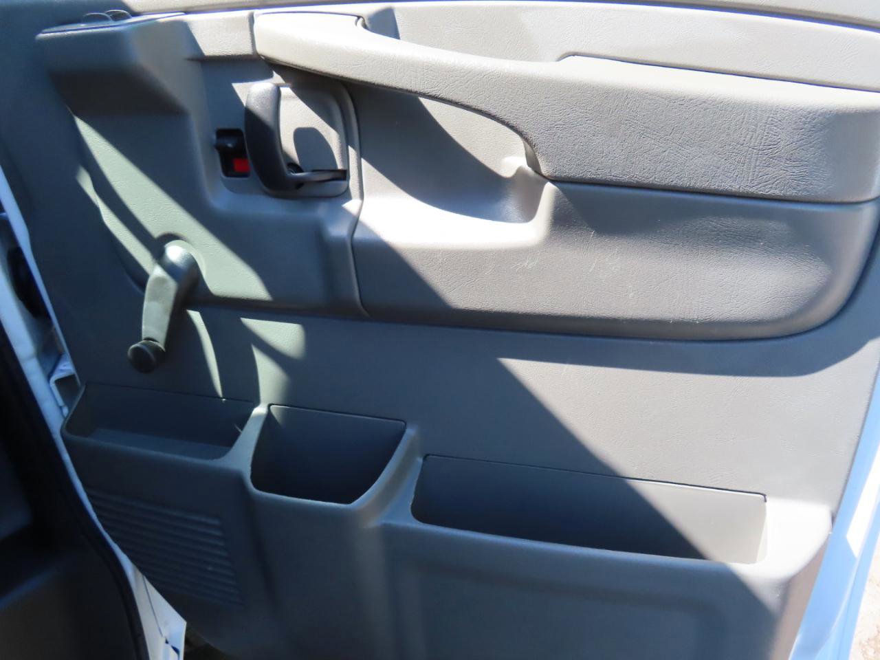 Used 2013 Chevrolet Express 2500 RWD image 17