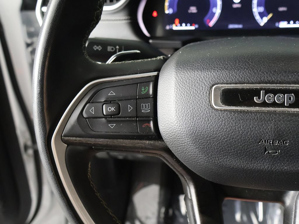 Used 2023 Jeep Grand Cherokee Limited AWD/4WD image 41