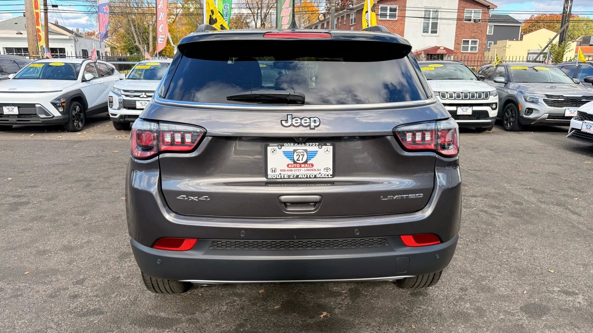 Used 2023 Jeep Compass Limited image 6