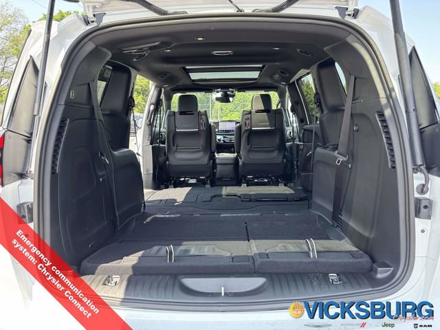 New 2026 Chrysler Pacifica Limited w/ S Appearance Package image 44