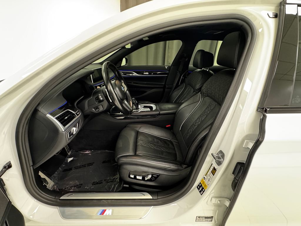 Used 2022 BMW 750i xDrive w/ Autobahn Package image 10