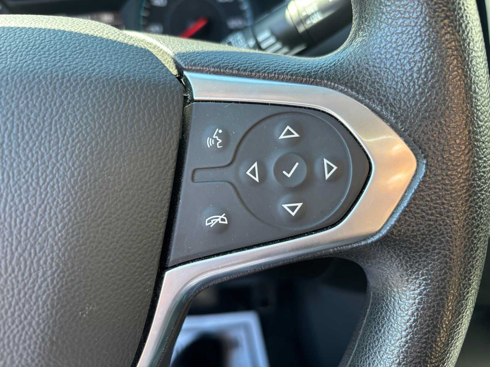 Used 2021 Chevrolet Traverse LS AWD/4WD image 26