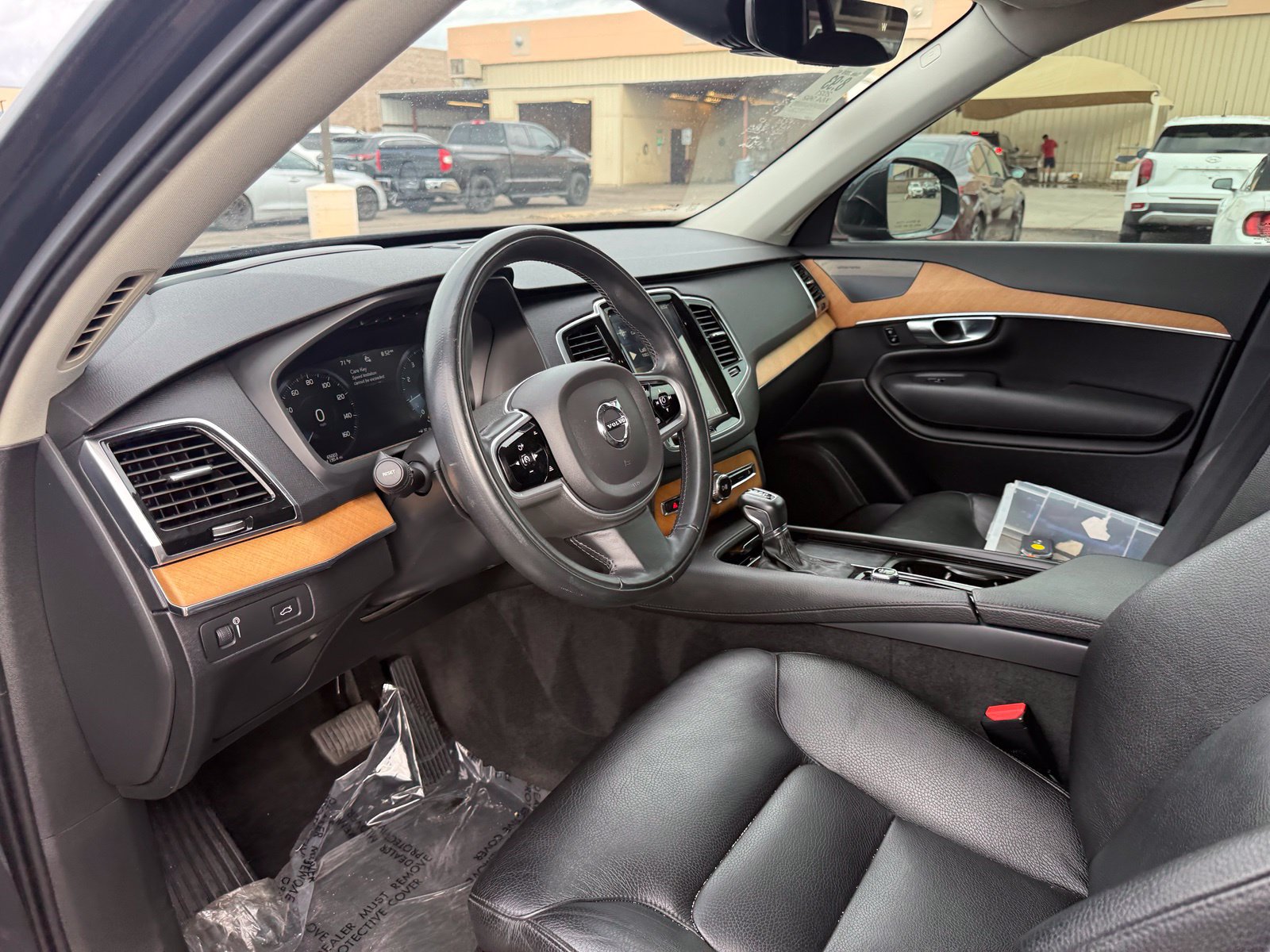 Used 2021 Volvo XC90 T6 Momentum w/ Advanced Package AWD/4WD image 15