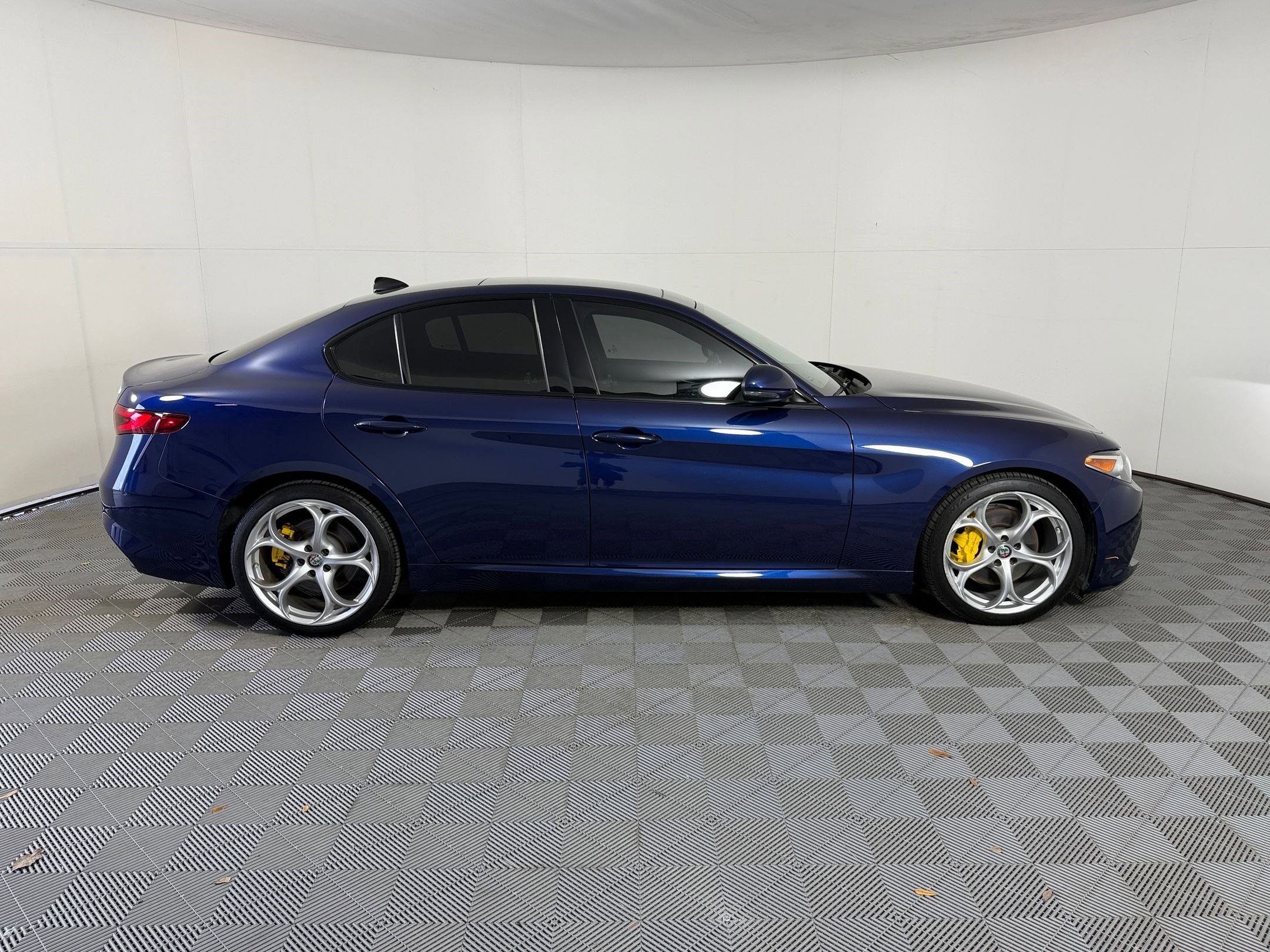 Used 2021 Alfa Romeo Giulia Ti Sport image 8