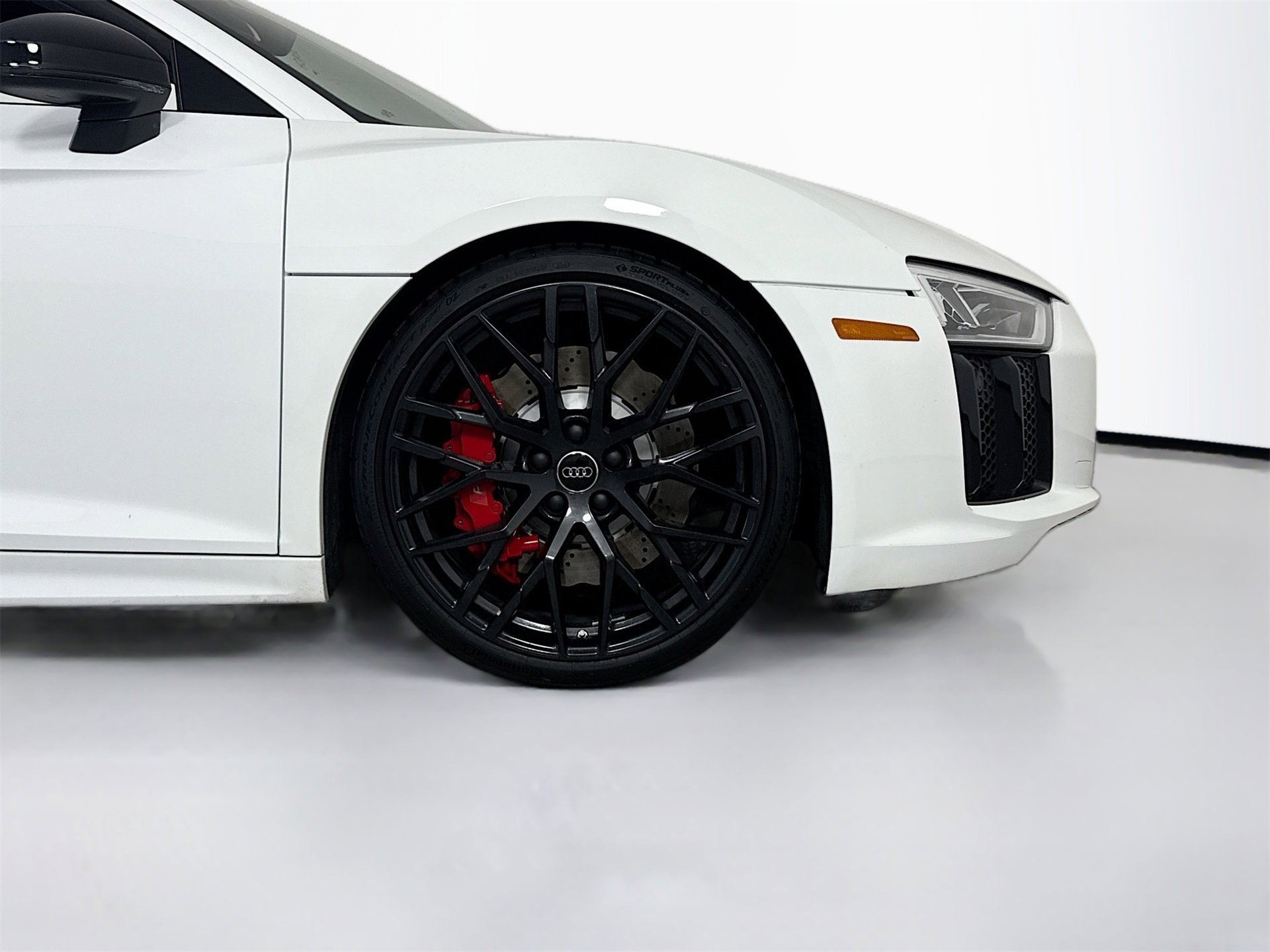 Used 2018 Audi R8 V10 w/ Premium Package image 25