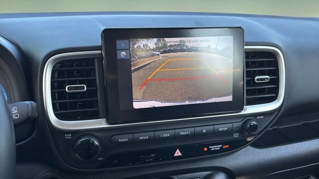 Used 2025 Hyundai Venue SEL FWD image 27