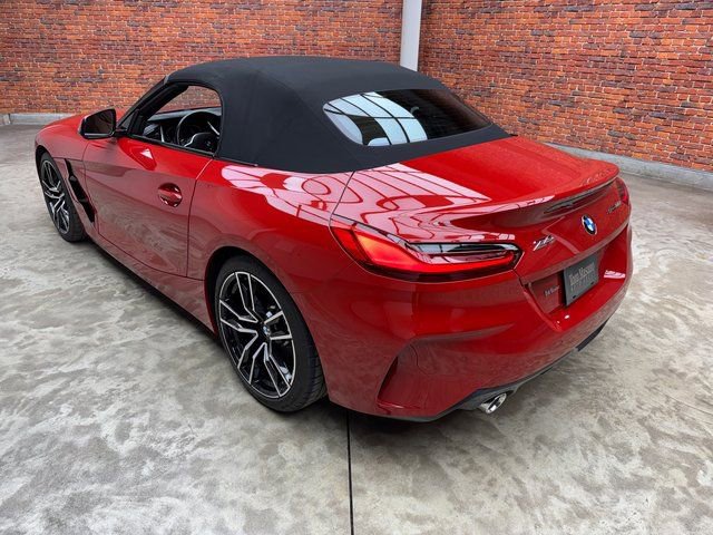 Certified 2023 BMW Z4 sDrive30i w/ Dynamic Handling Package image 3