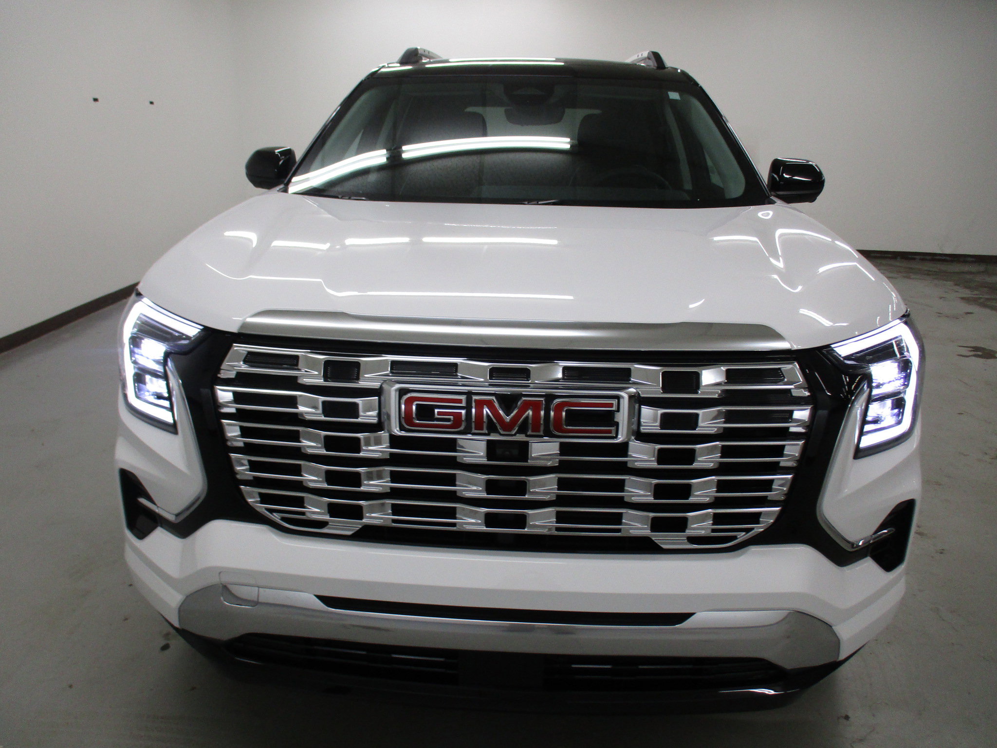 New 2026 GMC Terrain Denali image 2