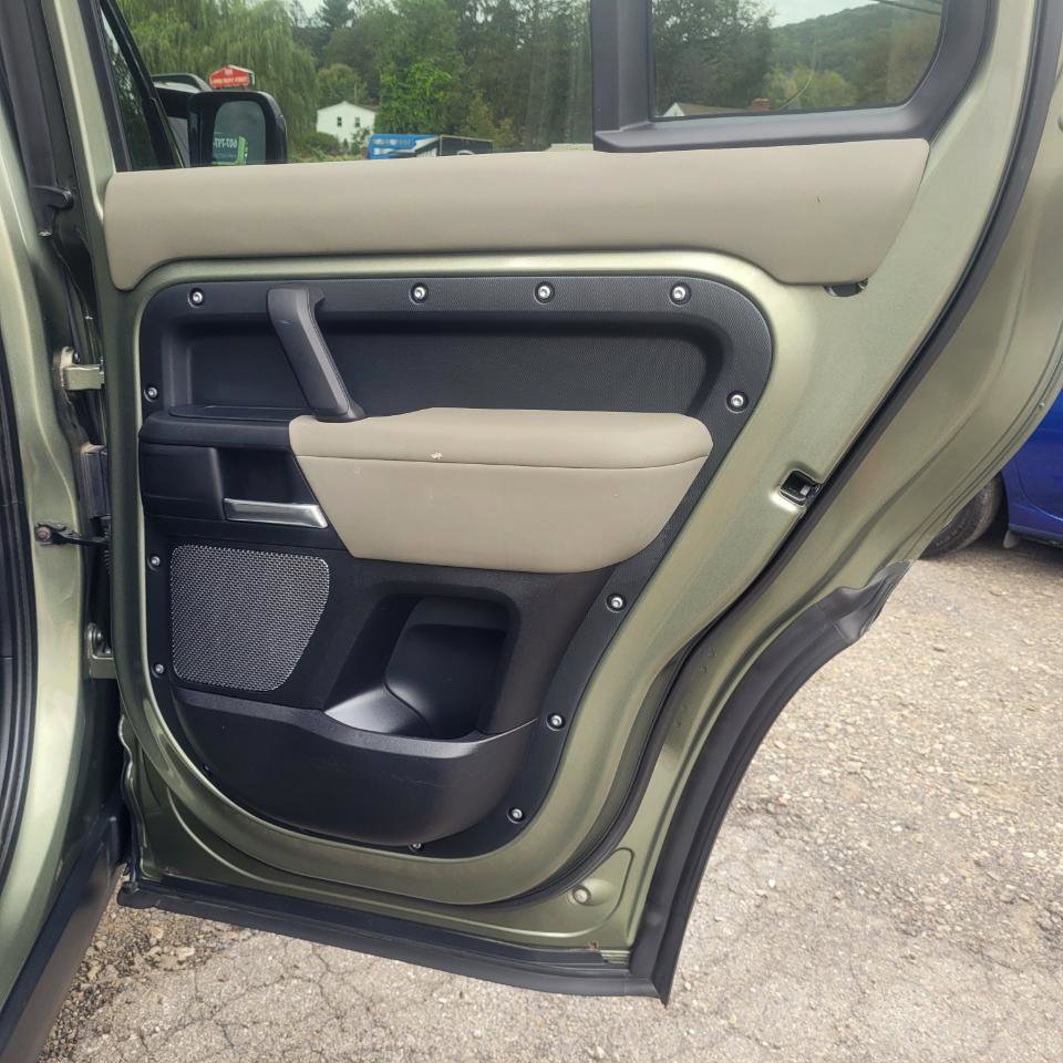 Used 2020 Land Rover Defender 110 S AWD/4WD image 28