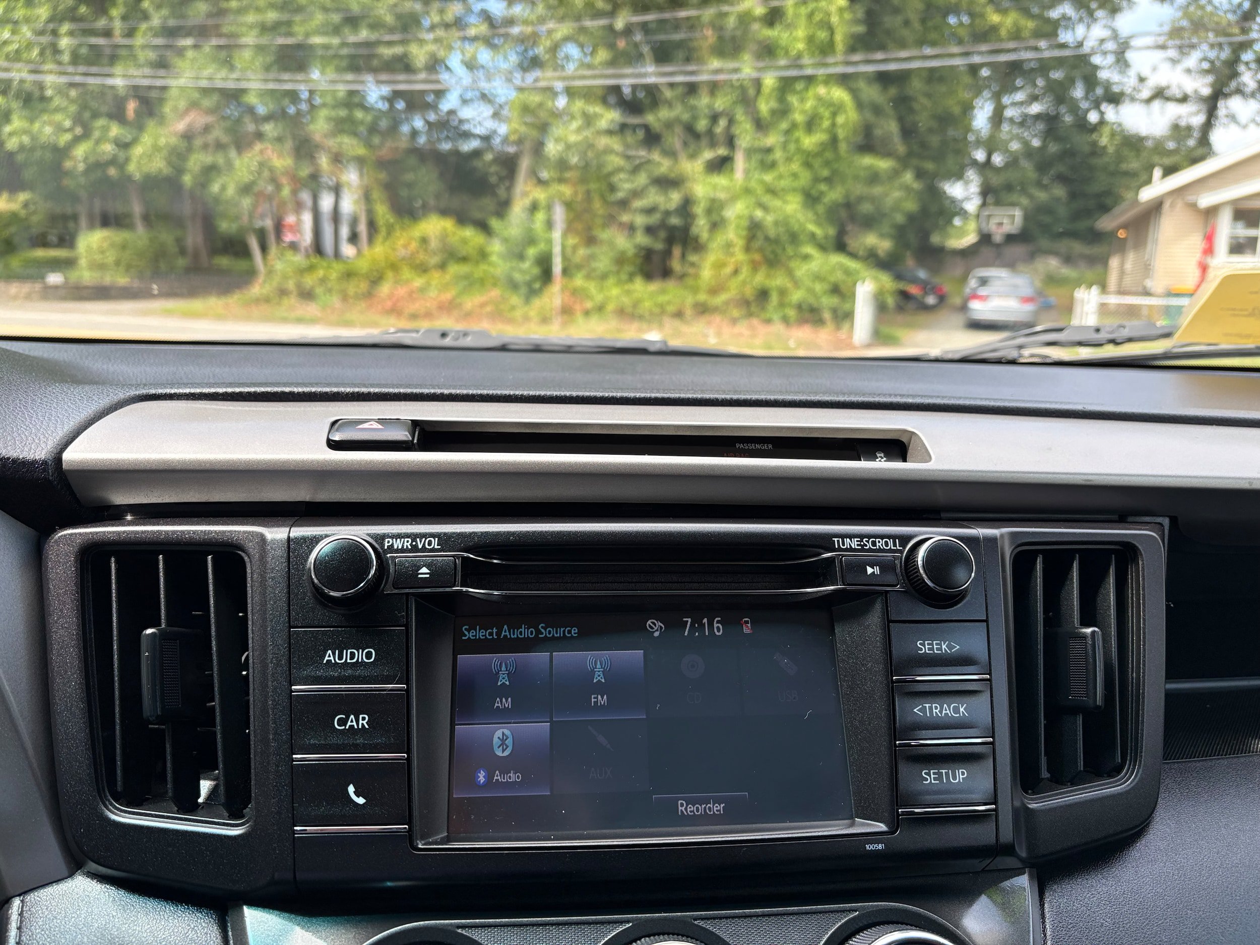 Used 2016 Toyota RAV4 LE AWD/4WD image 33