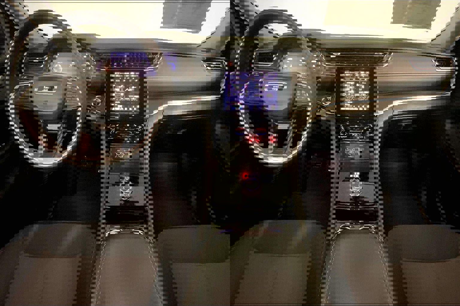 Used 2023 Jeep Grand Cherokee Laredo w/ Luxury Tech Group I image 15