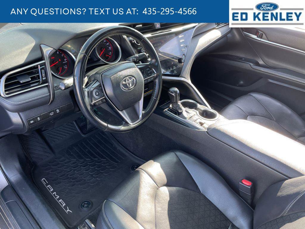 Used 2020 Toyota Camry XSE FWD image 4