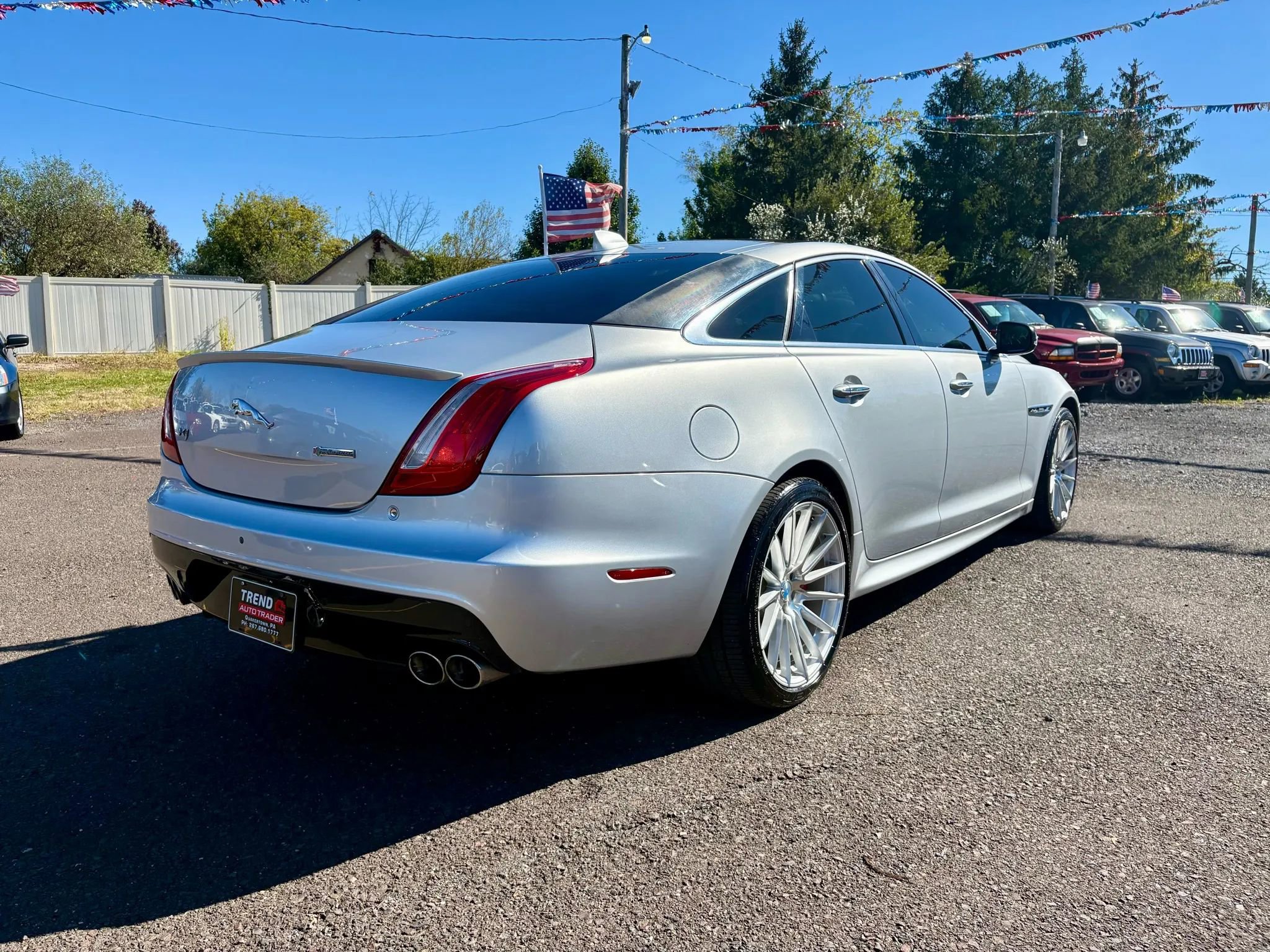 Used 2017 Jaguar XJ R-Sport image 5