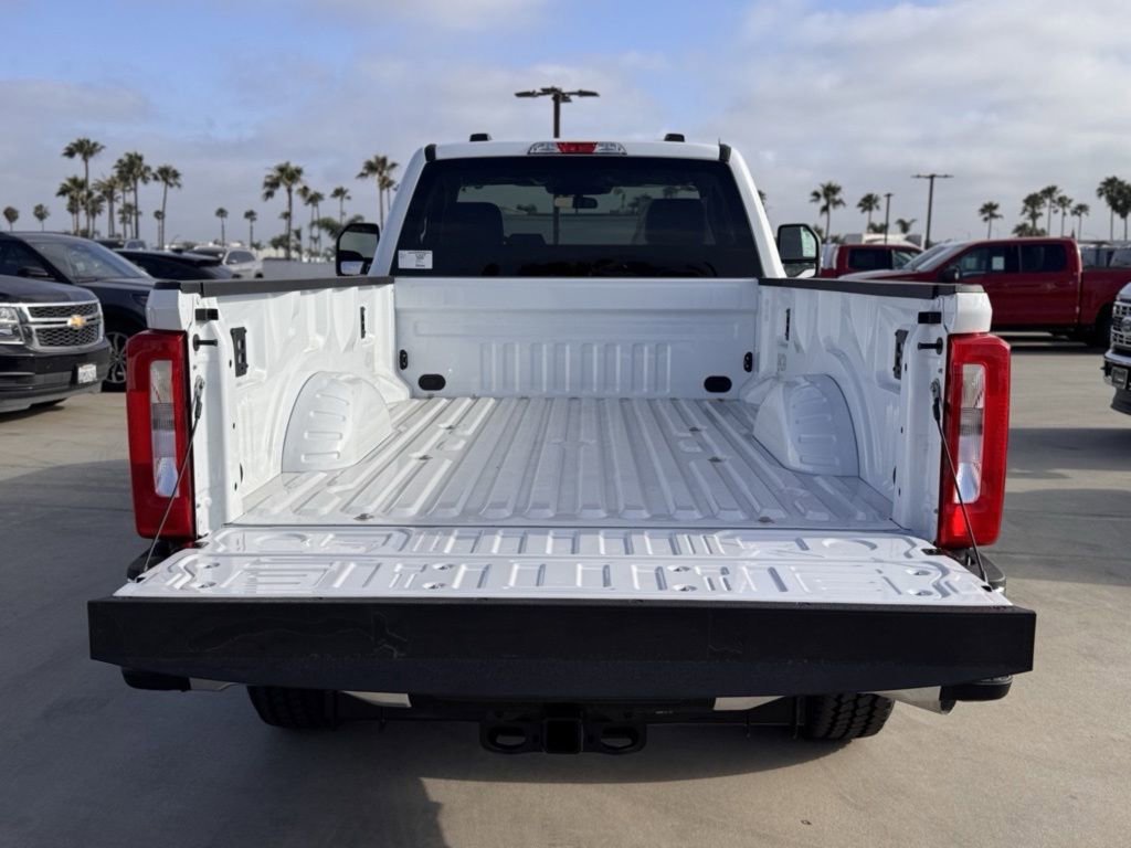 New 2025 Ford F350 XLT w/ FX4 Off-Road Package image 13