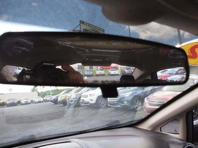 Used 2012 Ford Fiesta SE FWD image 11