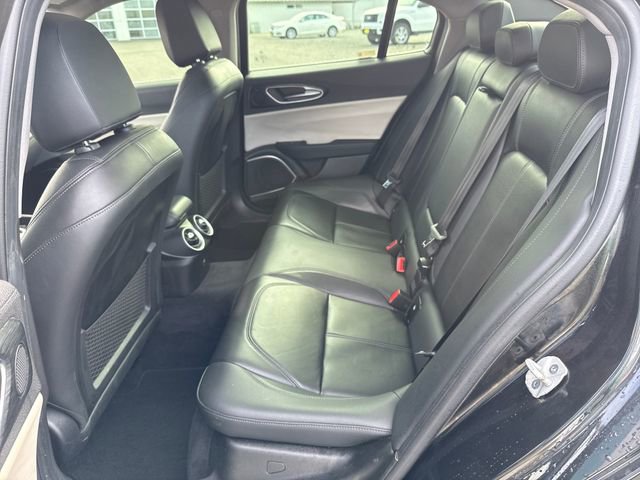 Used 2021 Alfa Romeo Giulia Sprint w/ Nero Edizione AWD/4WD image 17