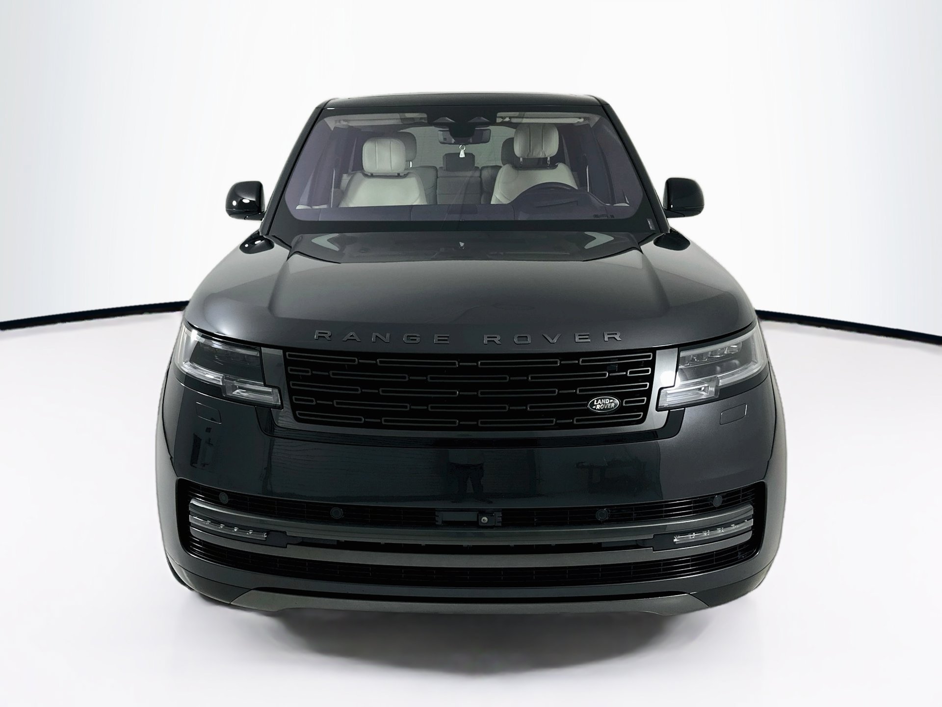 Used 2023 Land Rover Range Rover SE AWD/4WD image 2