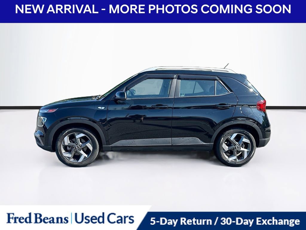Used 2023 Hyundai Venue SEL FWD image 4