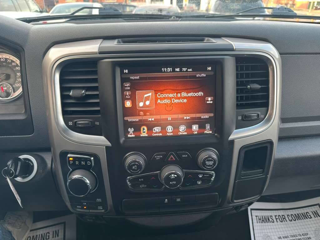 Used 2017 RAM 1500 Classic SLT AWD/4WD image 18