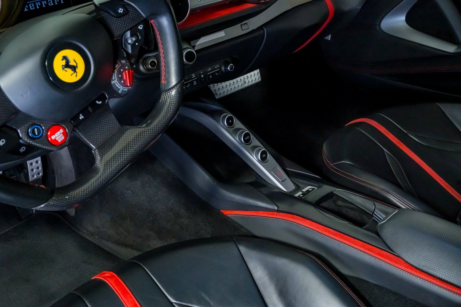 Used 2018 Ferrari 812 Superfast RWD image 21