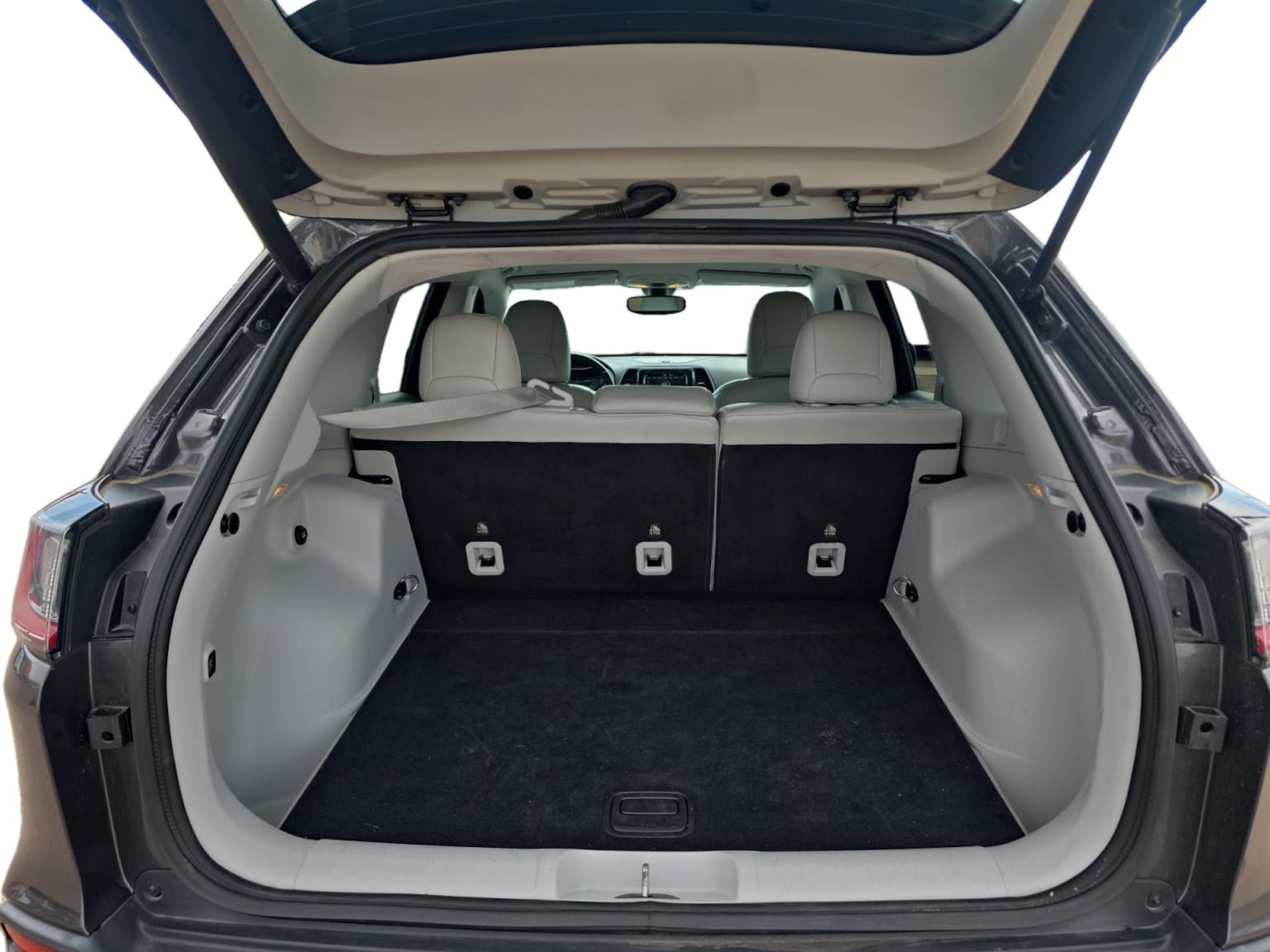 Used 2019 Jeep Cherokee Limited FWD image 19