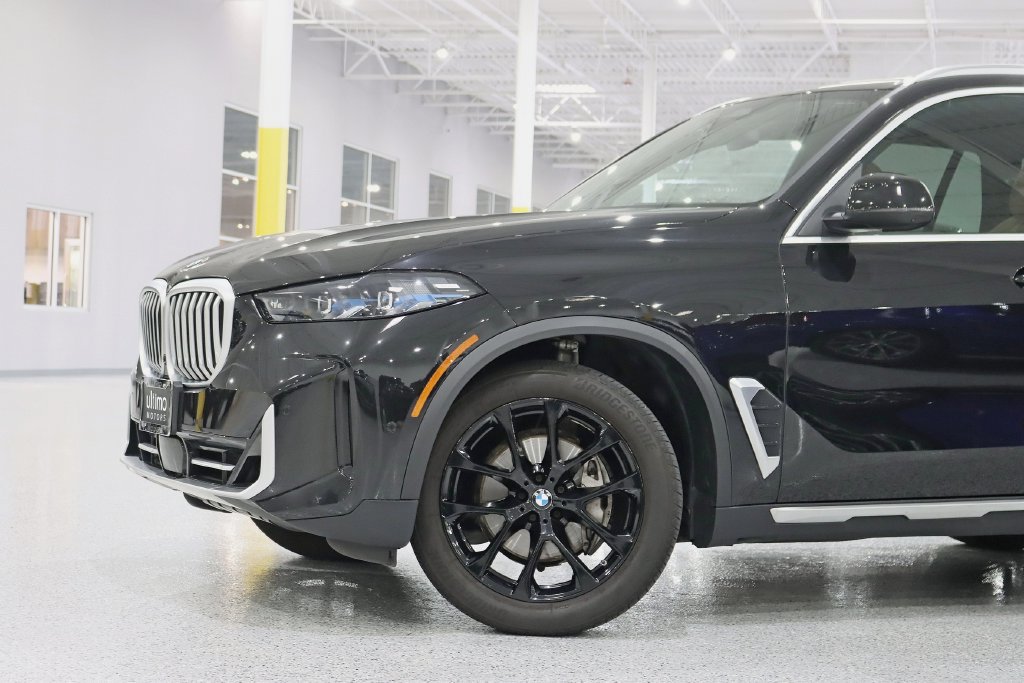 Used 2024 BMW X5 xDrive40i w/ Premium Package AWD/4WD image 2
