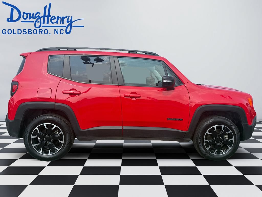 Used 2023 Jeep Renegade Latitude AWD/4WD image 6