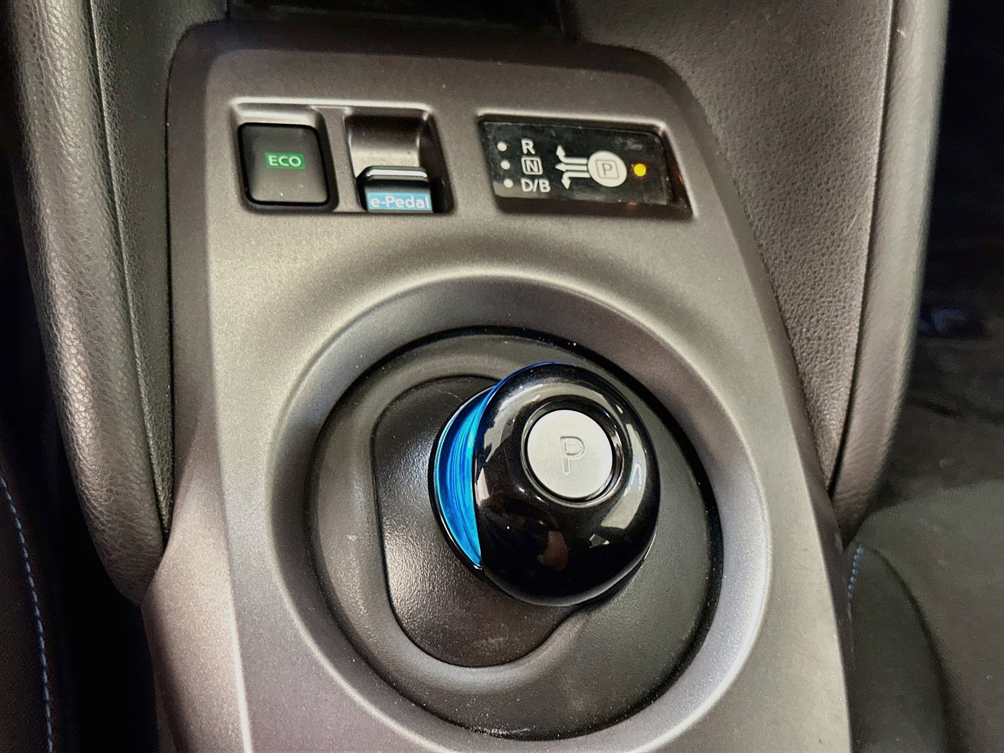 Used 2025 Nissan Leaf S FWD image 24