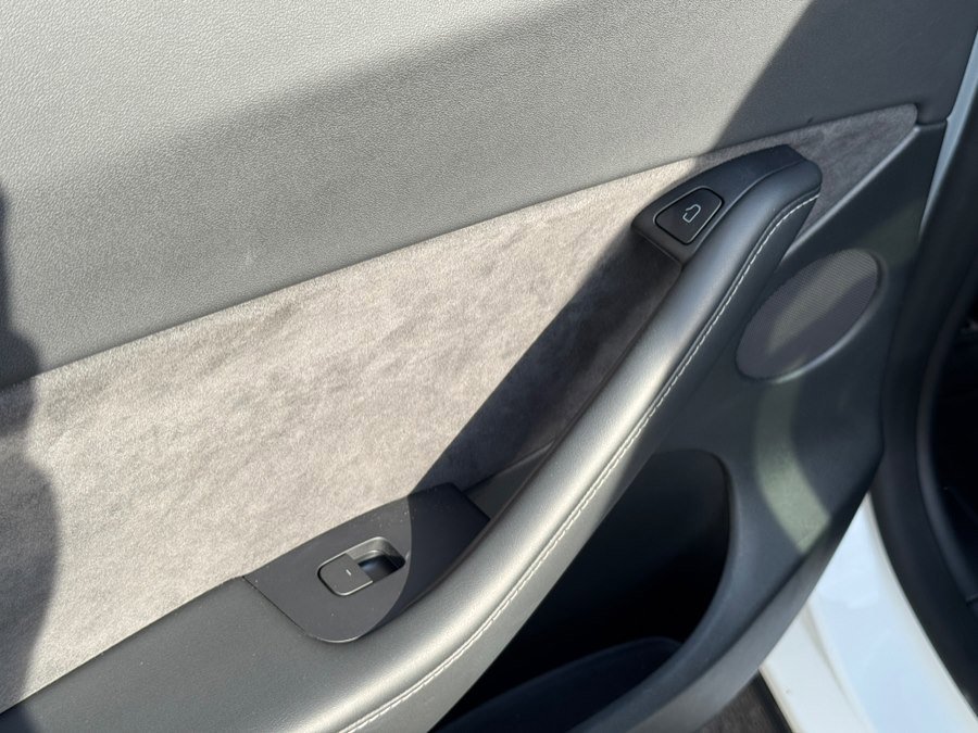 Used 2022 Tesla Model Y Performance image 25