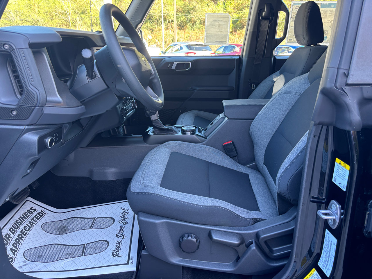 New 2025 Ford Bronco 4-Door image 8