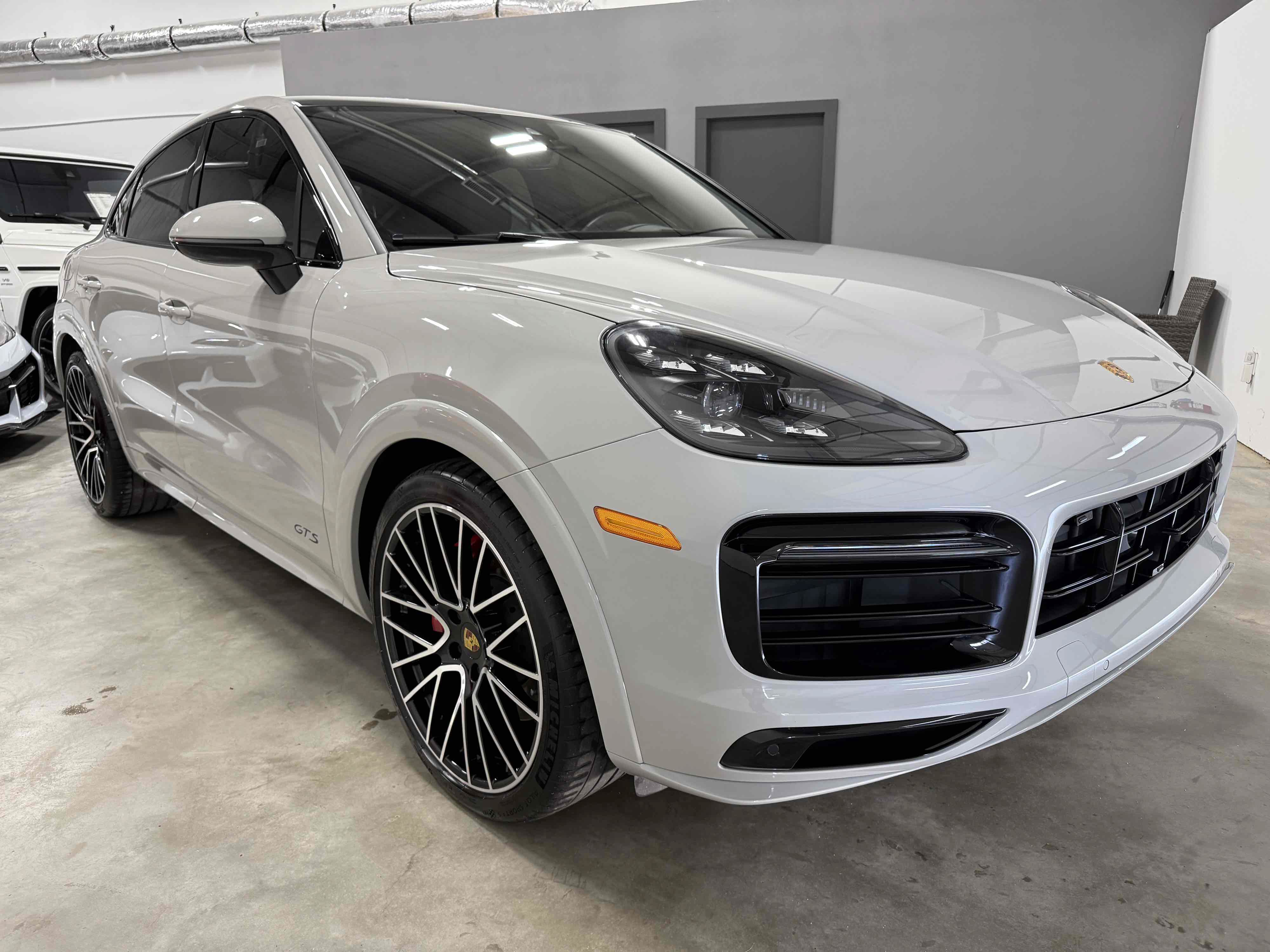 Used 2022 Porsche Cayenne GTS AWD/4WD image 34