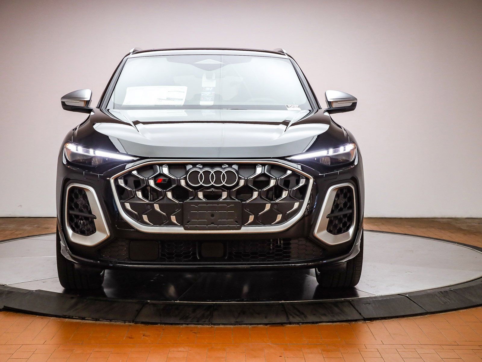 New 2025 Audi SQ5 Premium Plus AWD/4WD image 2