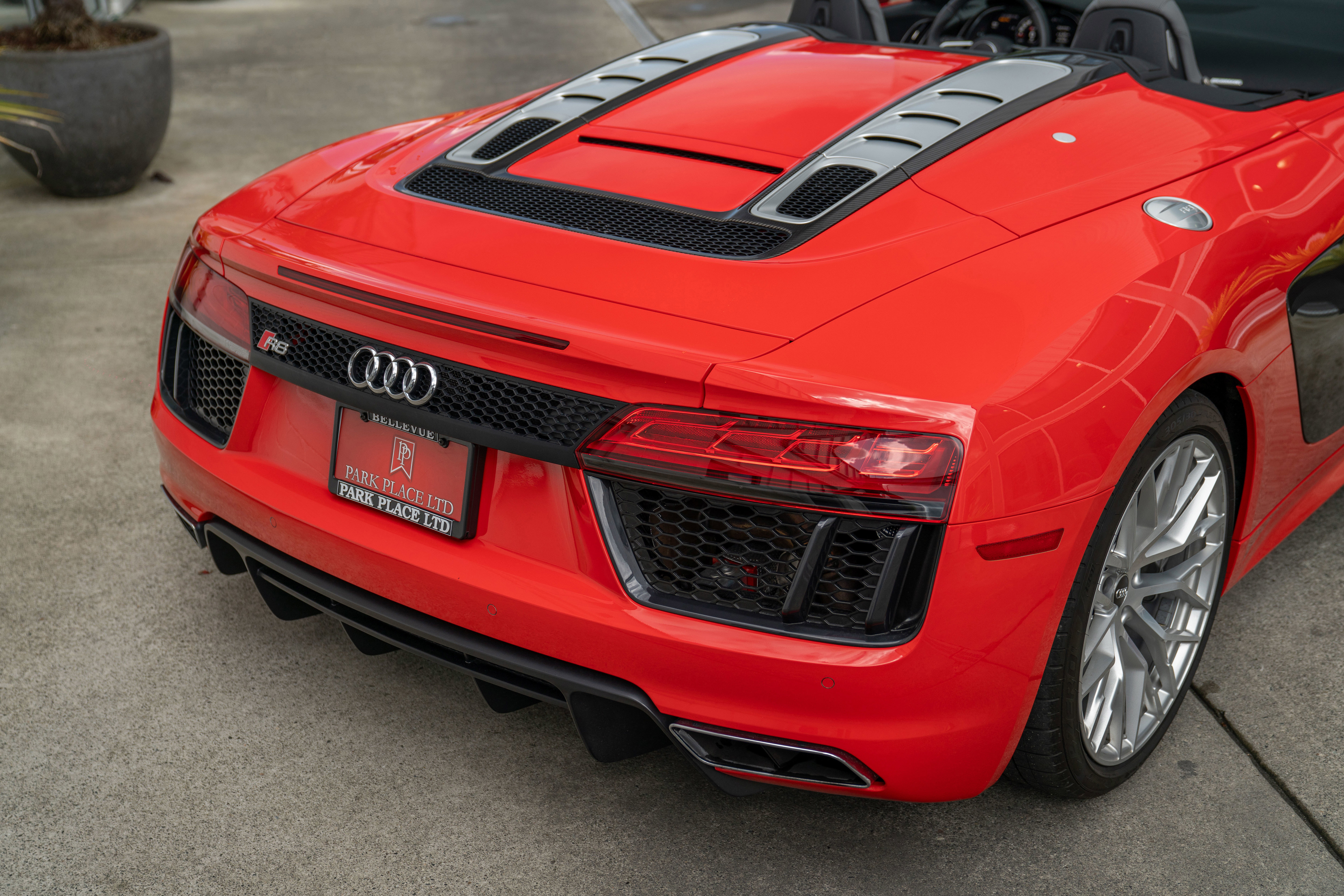 Used 2017 Audi R8 V10 image 8