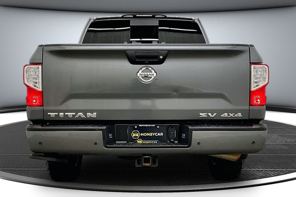 Used 2021 Nissan Titan SV w/ SV Convenience Package image 5