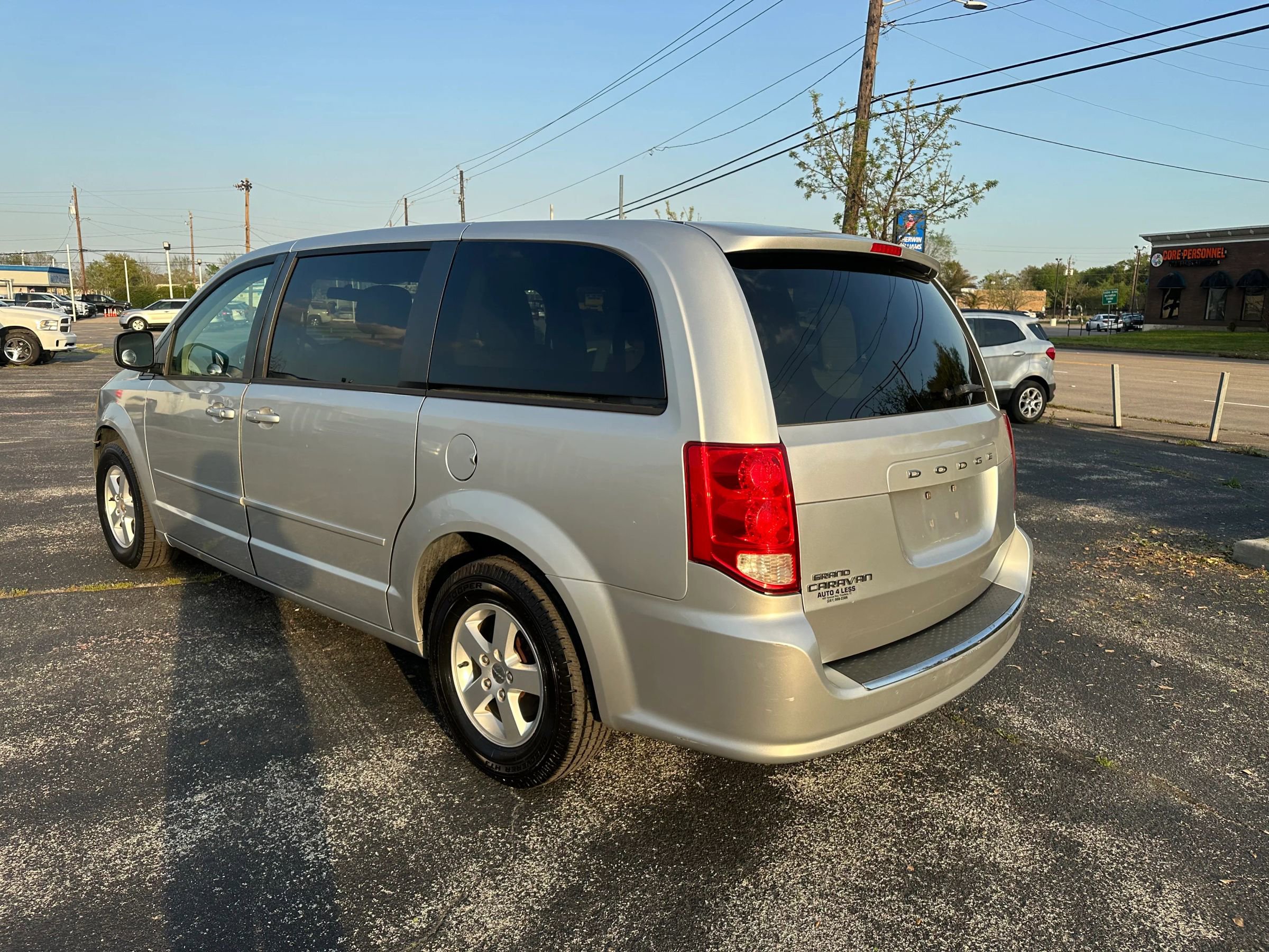 Used 2012 Dodge Grand Caravan SE image 7