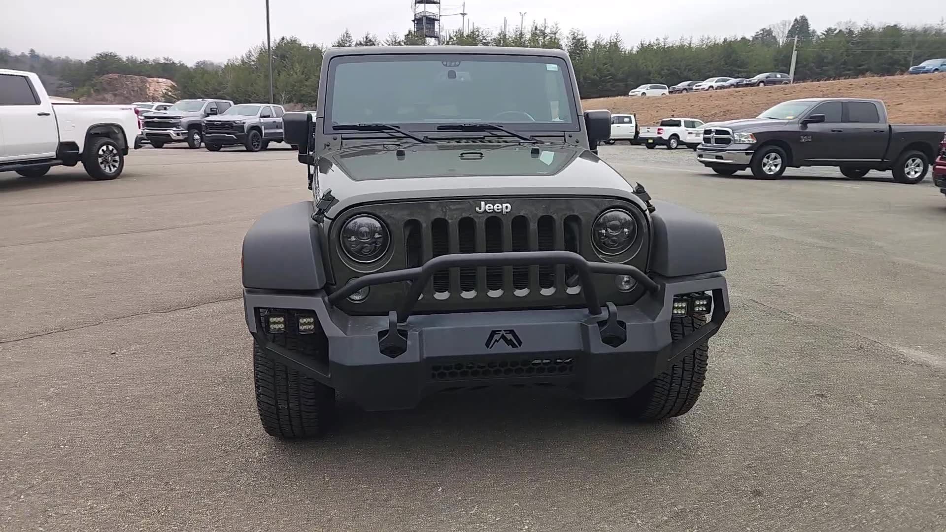 Used 2015 Jeep Wrangler Unlimited Rubicon w/ Connectivity Group image 16