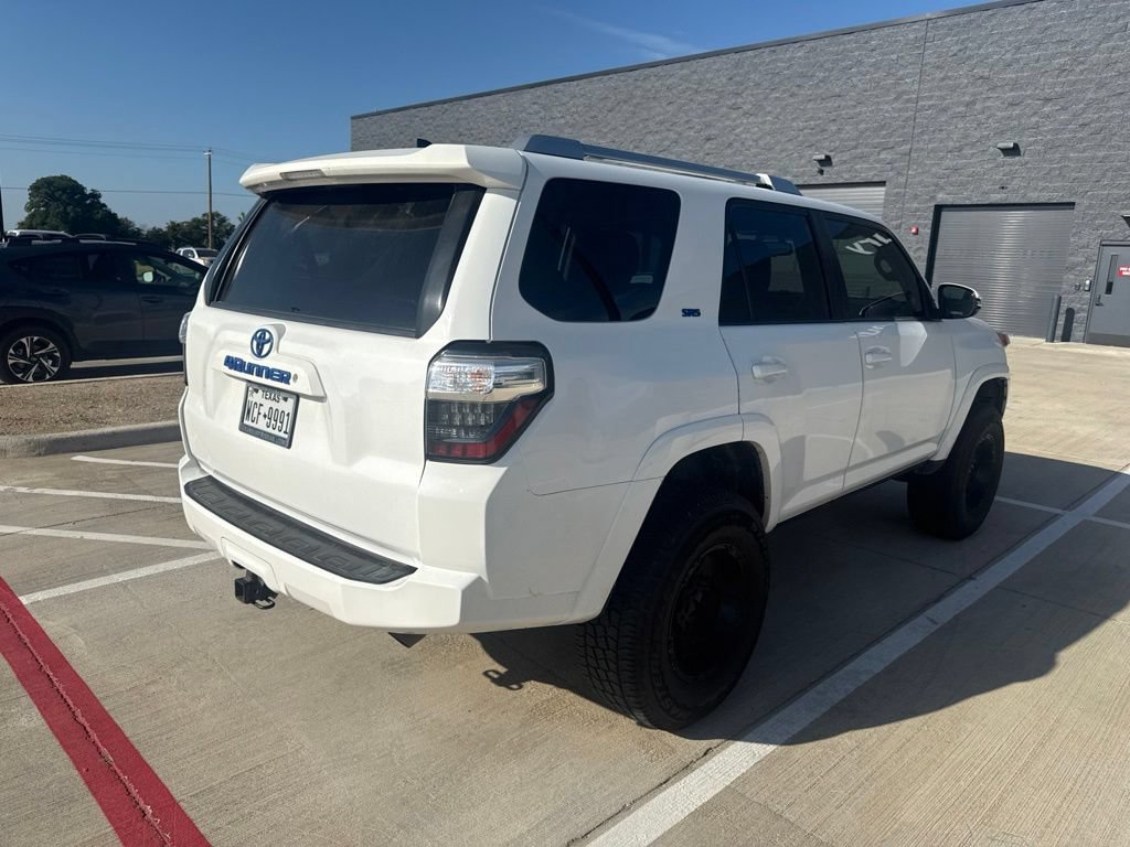 Used 2017 Toyota 4Runner SR5 Premium RWD image 3