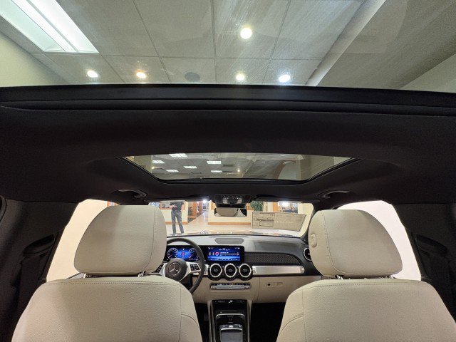 New 2026 Mercedes-Benz GLB 250 image 22