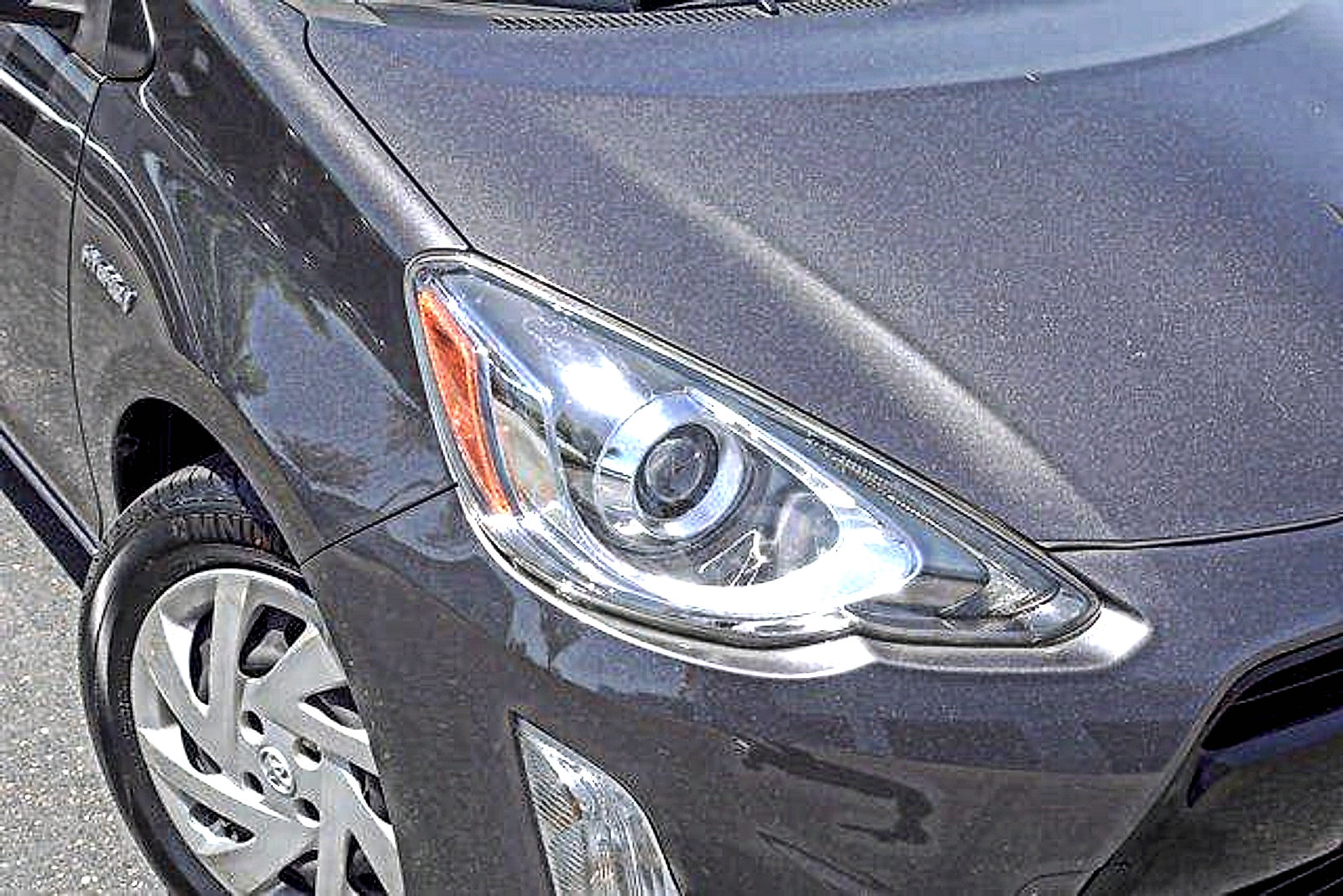 Used 2015 Toyota Prius C Two FWD image 2