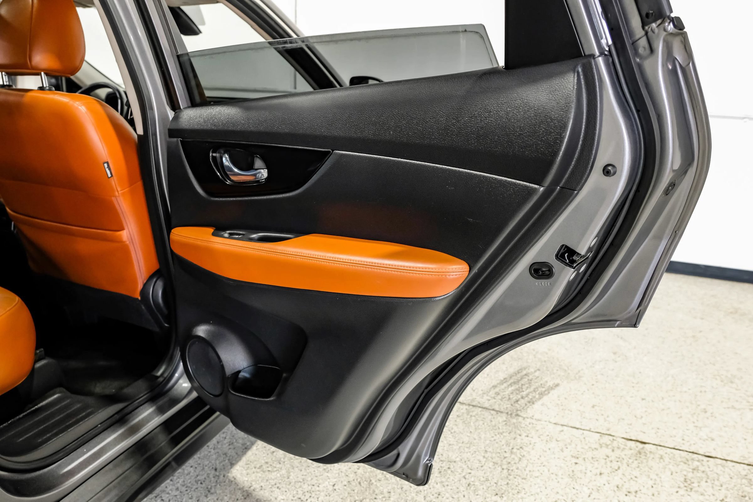 Used 2018 Nissan Rogue SL w/ Premium Package FWD image 56