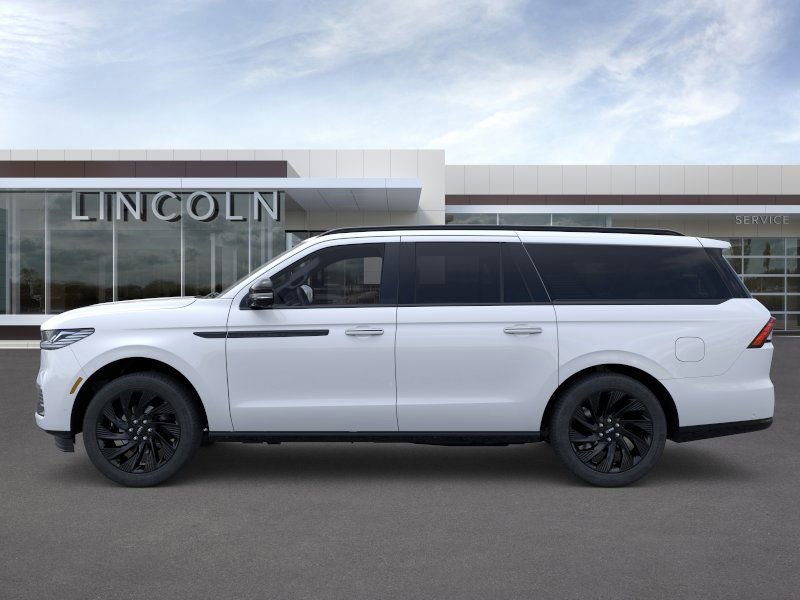 New 2025 Lincoln Navigator L Reserve image 3