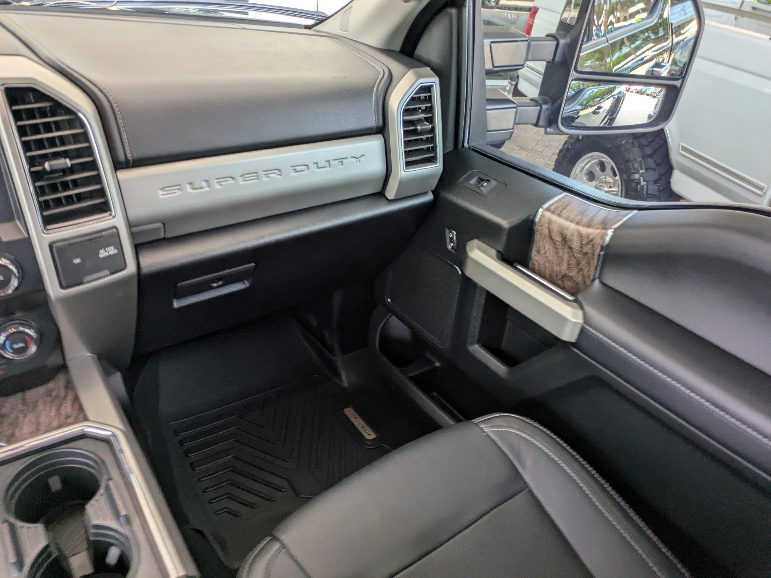 Used 2019 Ford F450 Lariat w/ Lariat Ultimate Package AWD/4WD image 17