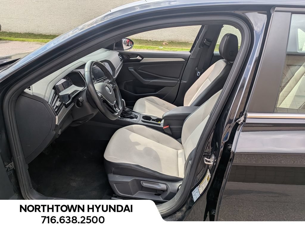 Used 2020 Volkswagen Jetta R-Line FWD image 10