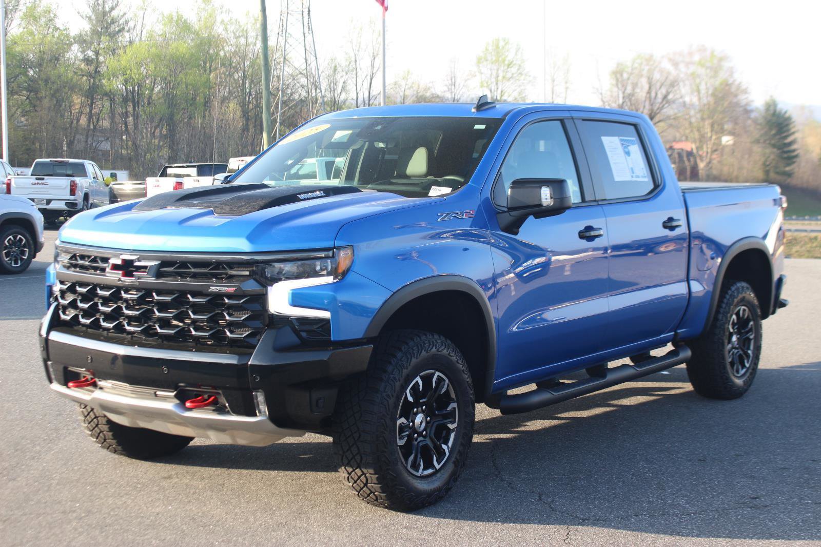 Used 2025 Chevrolet Silverado 1500 ZR2 w/ Technology Package image 3