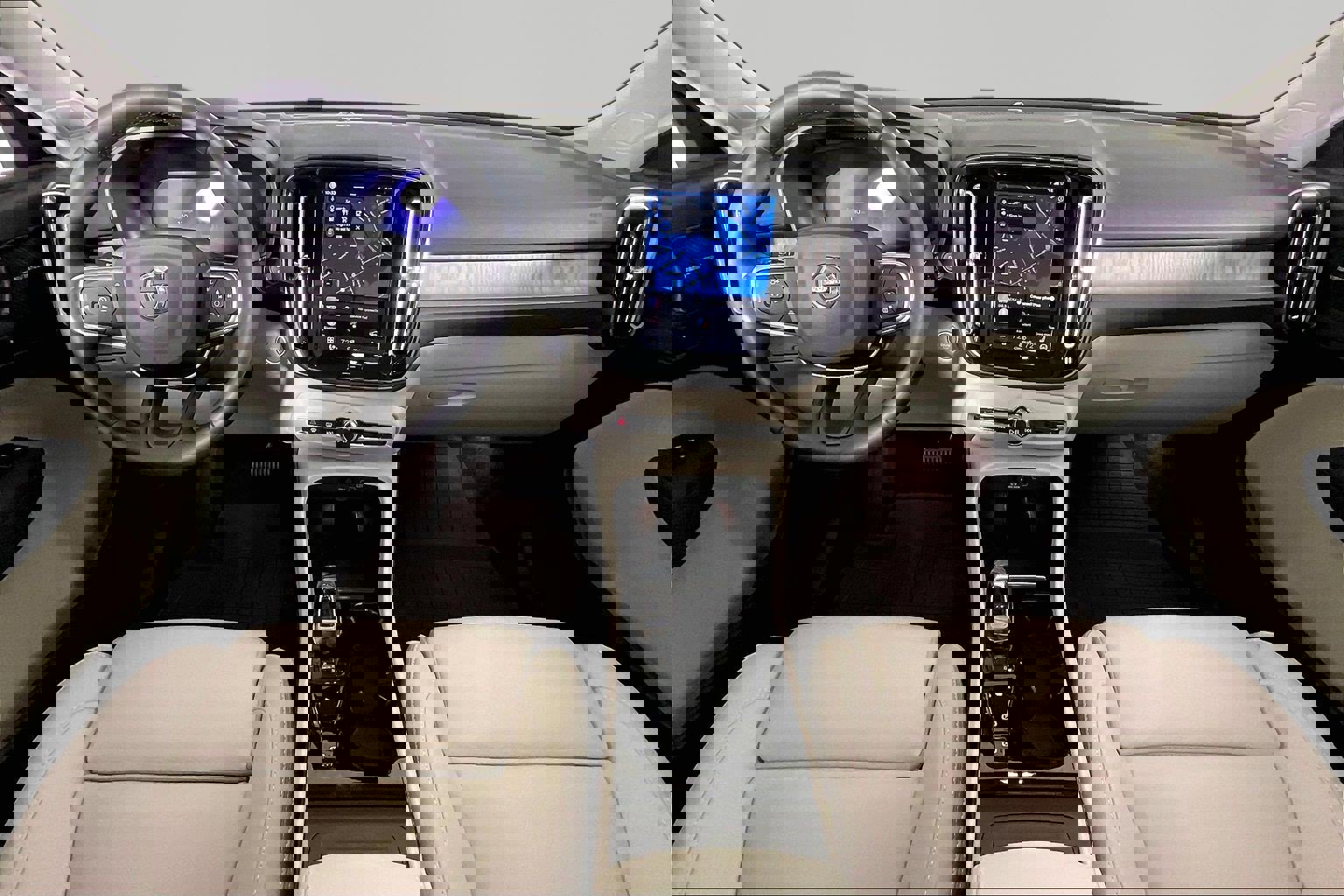 Used 2025 Volvo XC40 B5 Plus w/ Protection Package Premier AWD/4WD image 16