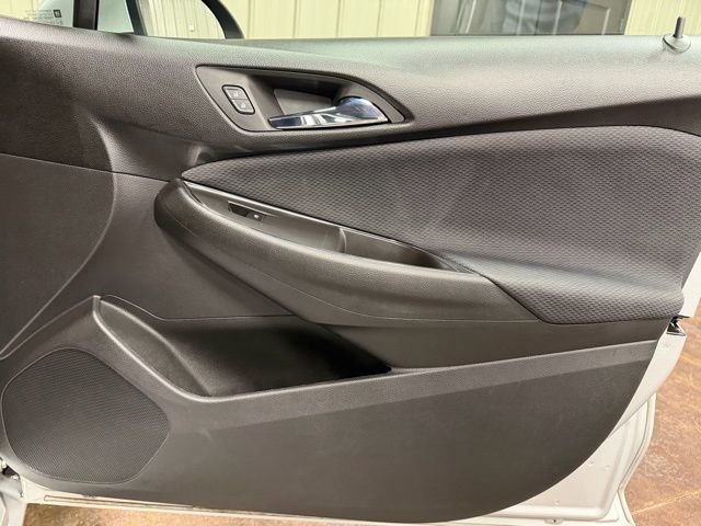 Used 2018 Chevrolet Cruze LT image 20