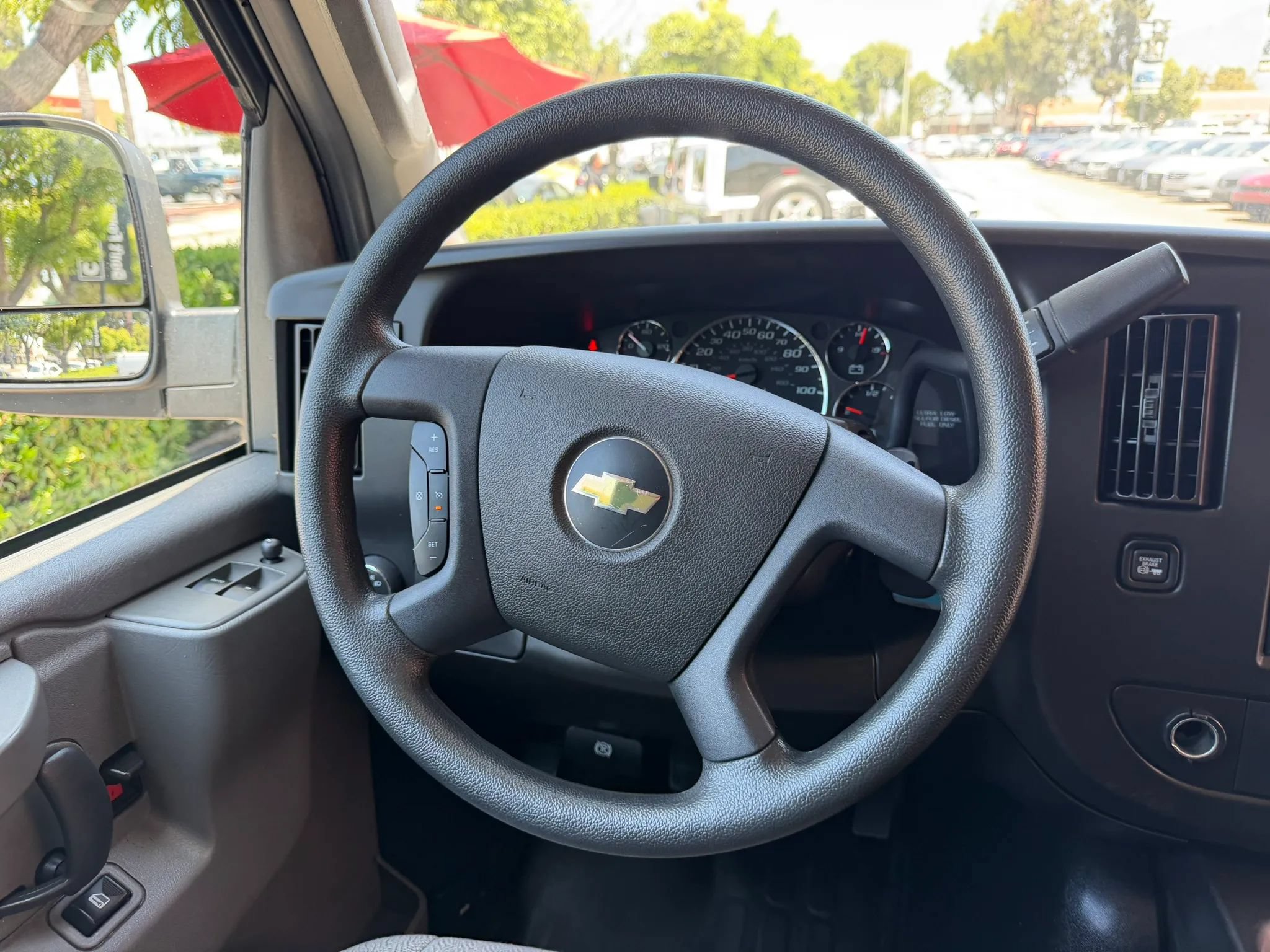 Used 2022 Chevrolet Express 2500 w/ Driver Convenience Package RWD image 25